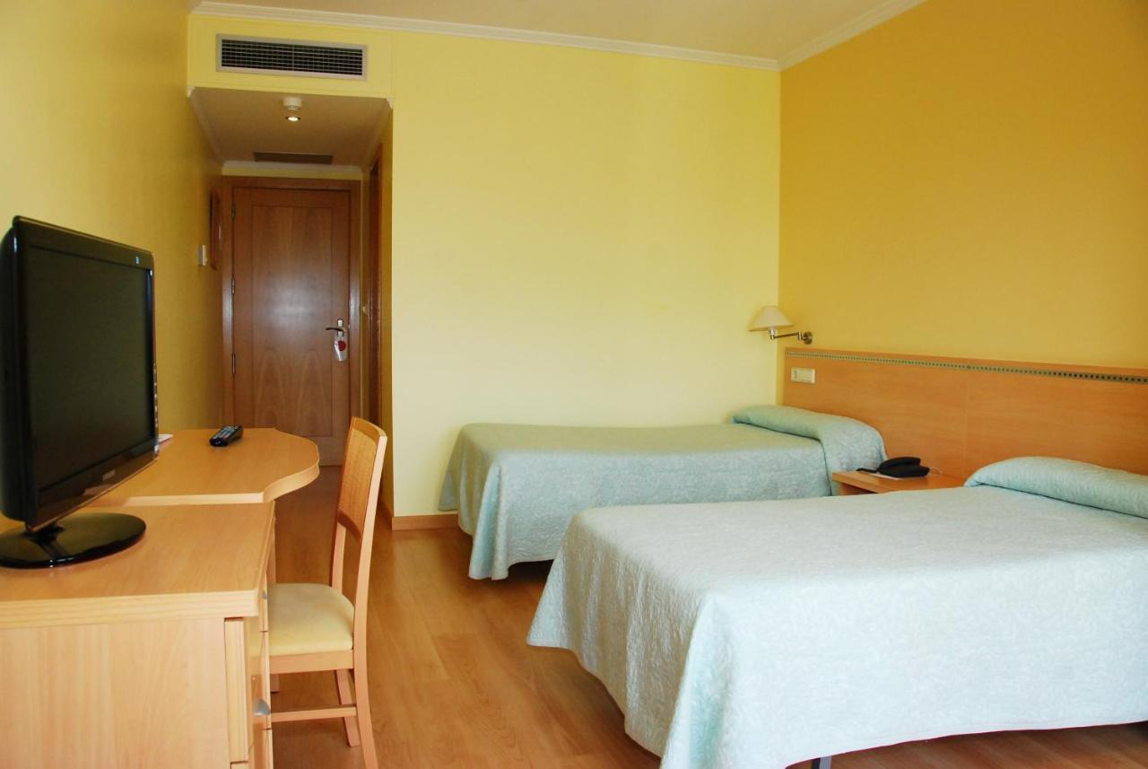 Hotel Villa Juanita О Грове Екстериор снимка