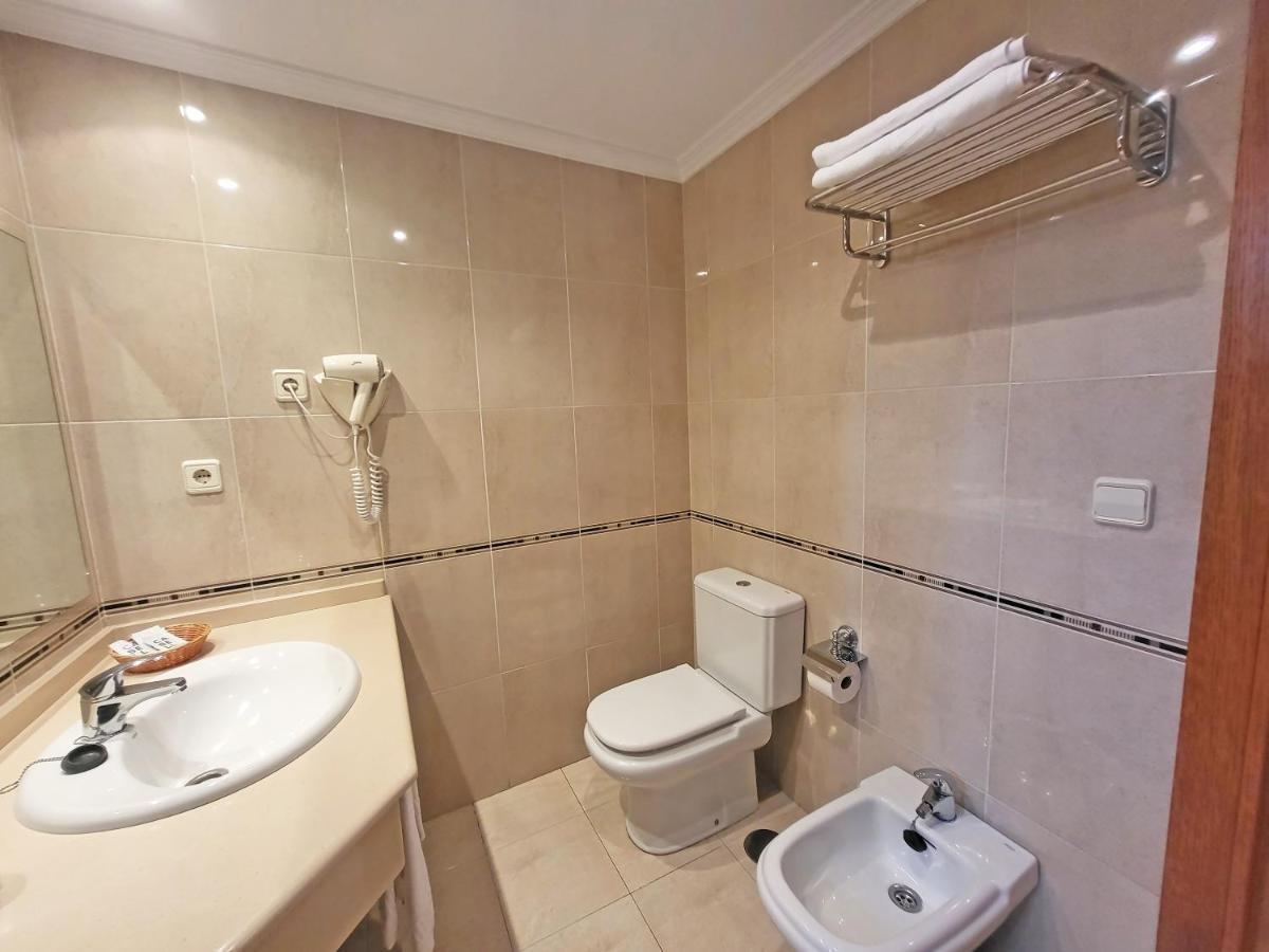 Hotel Villa Juanita О Грове Екстериор снимка